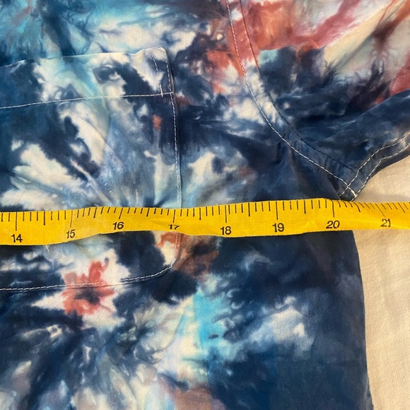 Super Massive Blue/Red/White Tie Dye Casual Button Shirt Mens Size Small - Picture 5 of 5